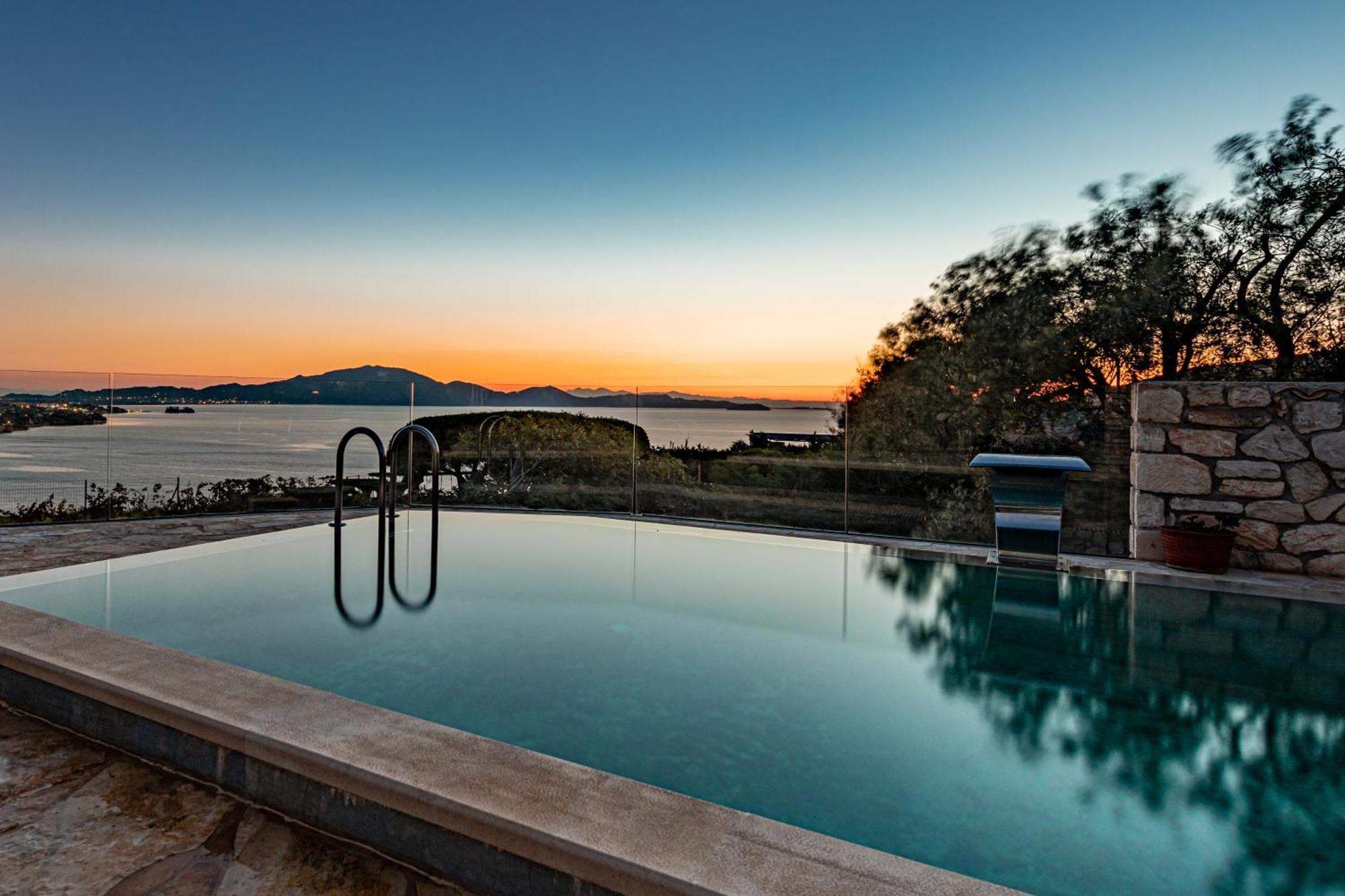 Kymaros Villas Keri 部屋 写真